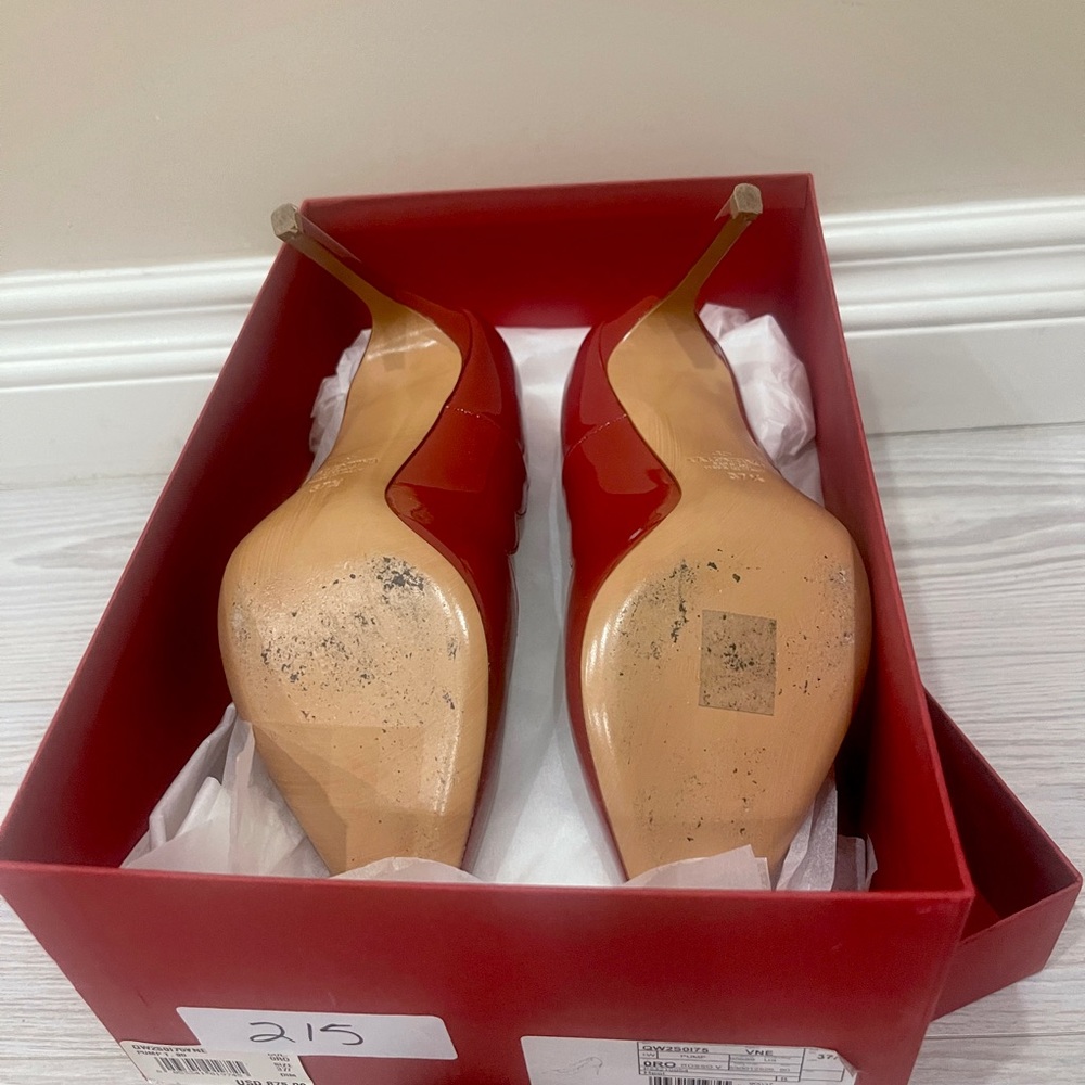 Valentino Garavani Red Patent Scalloped Pumps/ Size 37,5    85 mm heel